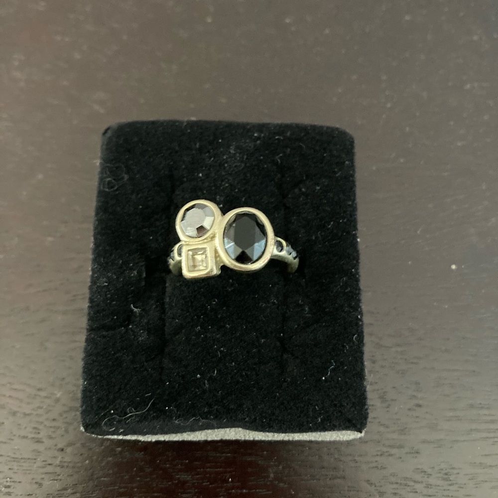 Women’s Ring size 7